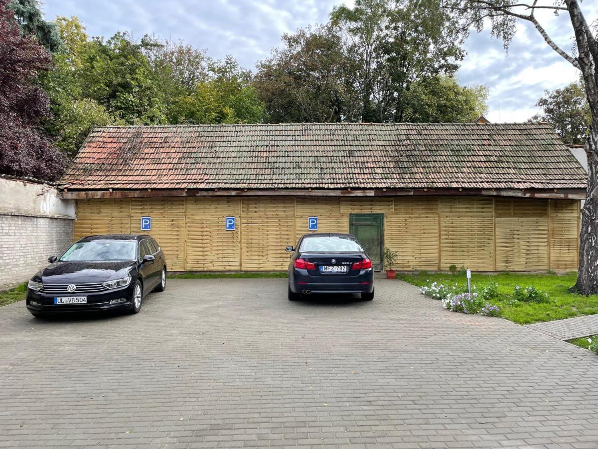 Kovács Apartmanház Kiskunhalas Exterior foto